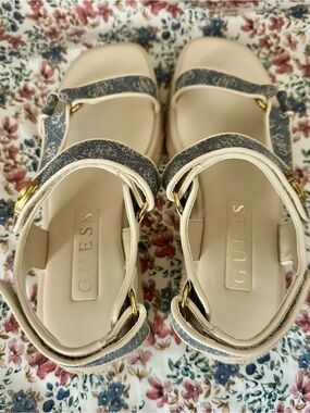 GUESS Women's Lanara Sporty Quattro G Platform Sandals